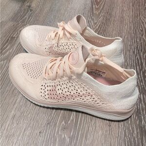 Nike Pink Flyknits 2018 - 7.5